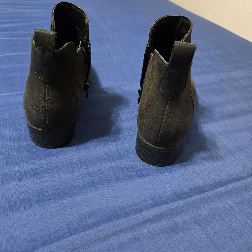 MIA Booties Womens Size 9 Black Faux Suede Chelsea Ankle Zip Block Heel Casual